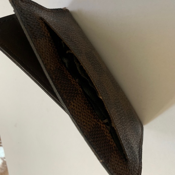 Vintage Louis Vuitton Card Holder in Damier Ebene - Picture 11 of 14